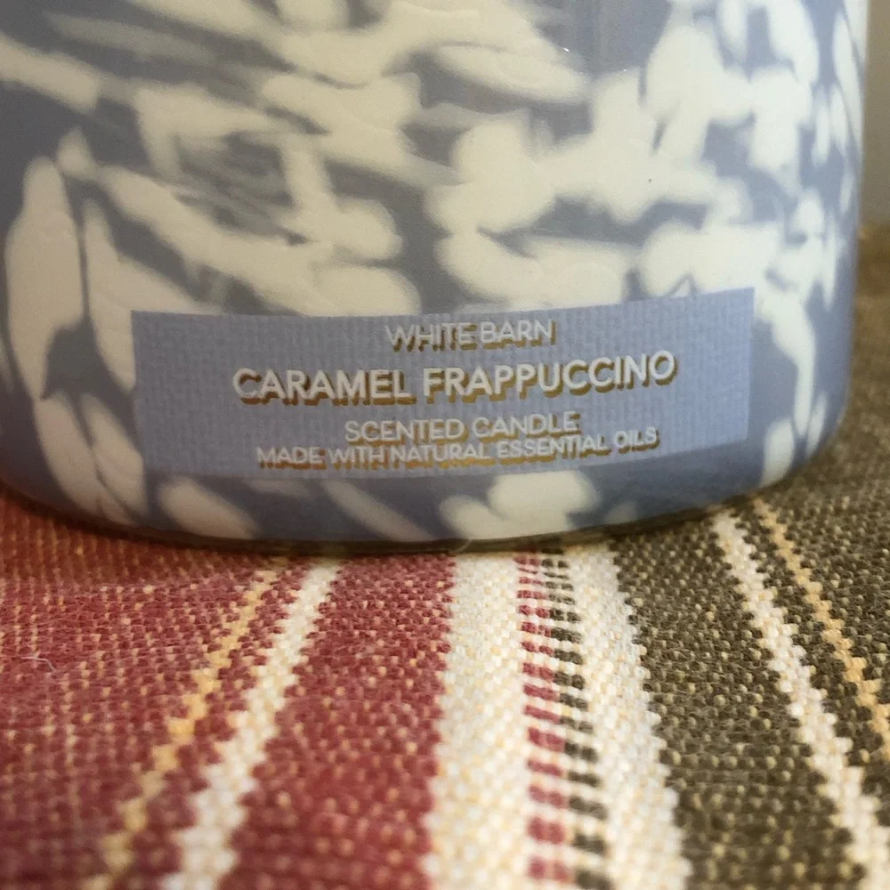 White Barn Caramel Frappuccino Scented Candle 3-Wick - Picture 2 of 3